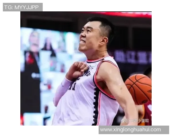 韩德君的篮球生涯回顾与未来展望:从青涩新星到CBA传奇的成长之路